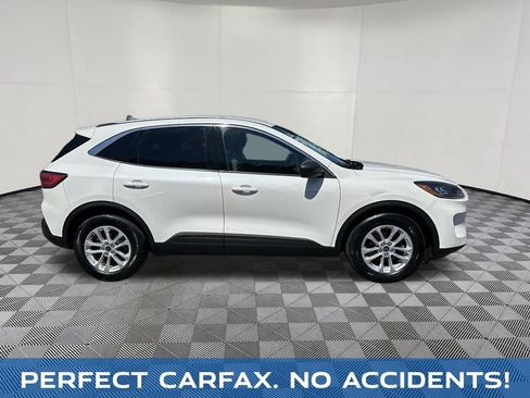 Used 2022 Ford Escape SE FWD image 2