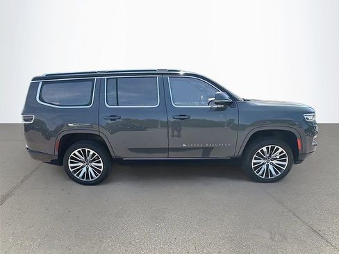 Used 2022 Jeep Grand Wagoneer Series III w/ Flexible Seating Group AWD/4WD image 3