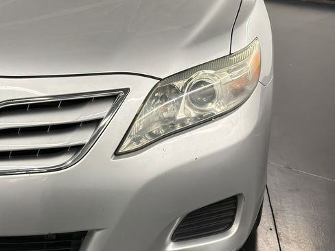 Used 2011 Toyota Camry LE image 11