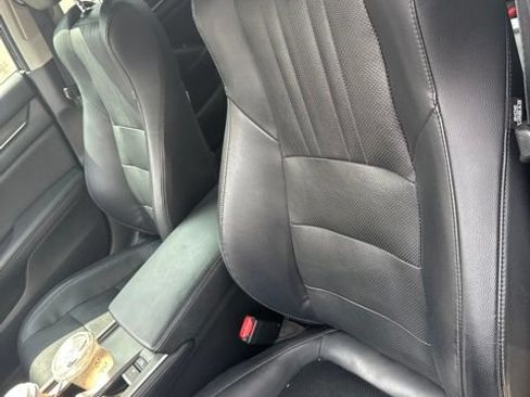 Used 2018 Honda Accord Touring image 11