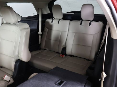 Used 2022 Ford Explorer XLT w/ Equipment Group 202A image 36