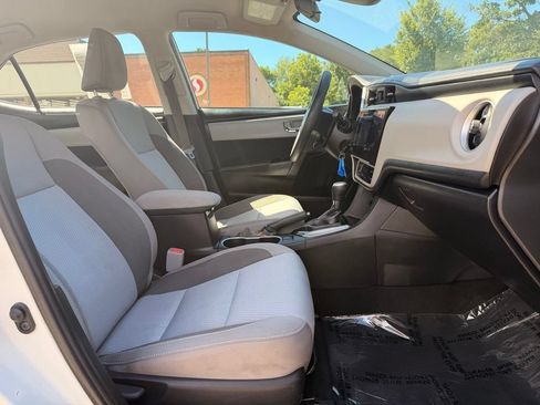 Used 2019 Toyota Corolla LE FWD image 10