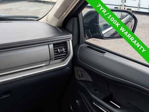 Certified 2024 Ford Expedition Max XLT image 19