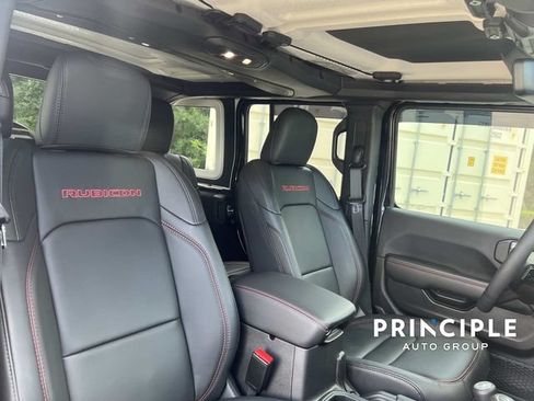 Used 2026 Jeep Wrangler Unlimited Rubicon AWD/4WD image 34