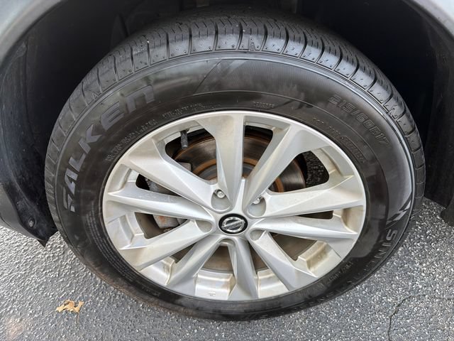 Used 2019 Nissan Rogue Sport S w/ Appearance Package AWD/4WD image 11