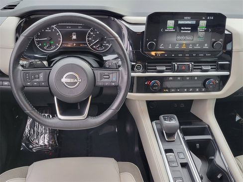 Certified 2022 Nissan Pathfinder SL image 4