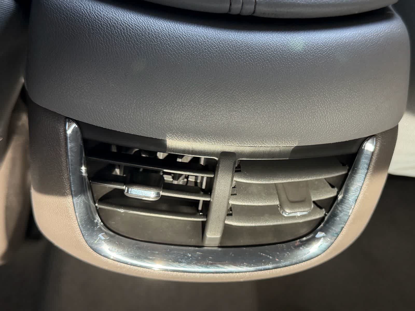 Used 2020 Chevrolet Malibu LT FWD image 30