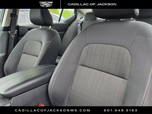 Used 2025 Nissan Altima 2.5 SV FWD image 6