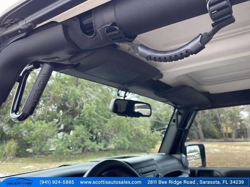 Used 2015 Jeep Wrangler Sport image 18