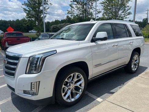 Used 2019 Cadillac Escalade Premium Luxury AWD/4WD image 3
