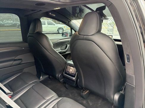 Used 2022 Tesla Model X image 24