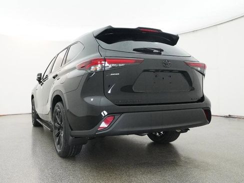 New 2026 Toyota Highlander XLE image 16