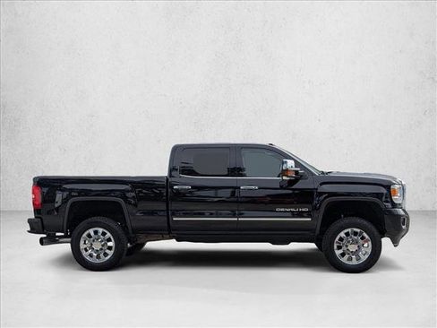 Used 2016 GMC Sierra 2500 Denali w/ Duramax Plus Package image 4