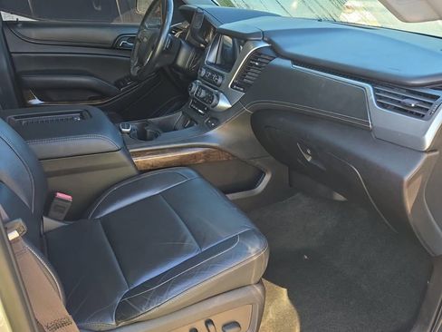 Used 2017 Chevrolet Suburban LT w/ Luxury Package image 10