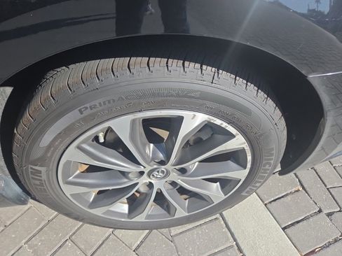 Used 2018 Toyota Avalon XLE image 23