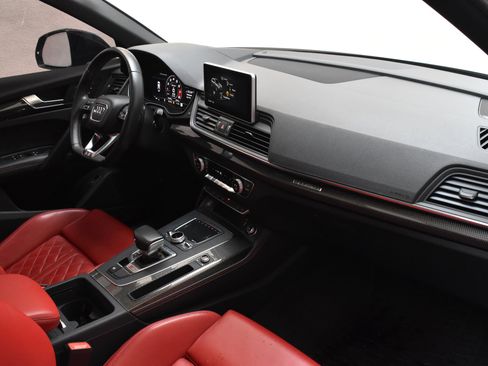 Used 2019 Audi SQ5 Prestige w/ Prestige Package image 27