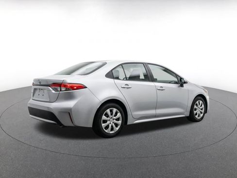 Used 2025 Toyota Corolla LE FWD image 9