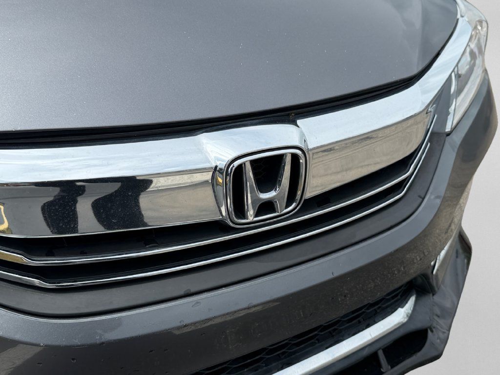 Used 2016 Honda Accord Sport image 32