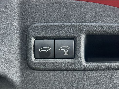 Used 2025 Toyota bZ4X FWD image 31