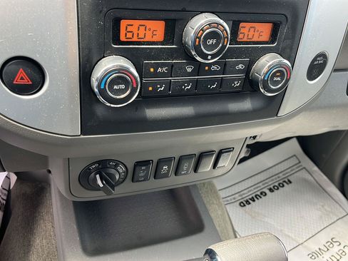 Used 2017 Nissan Frontier SV w/ SV Value Truck Package AWD/4WD image 15