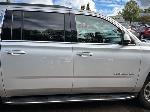 Used 2017 GMC Yukon XL SLT w/ Open Road Package image 14