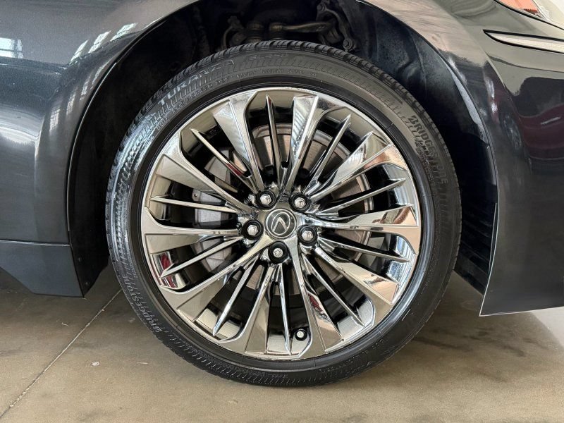 Used 2018 Lexus LS 500 w/ Luxury Package RWD image 10