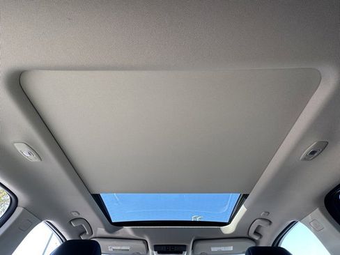 Certified 2022 Nissan Rogue Platinum w/ Head-Up Display Package image 31