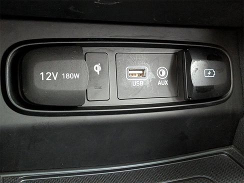 Used 2020 Hyundai Santa Fe SEL image 24