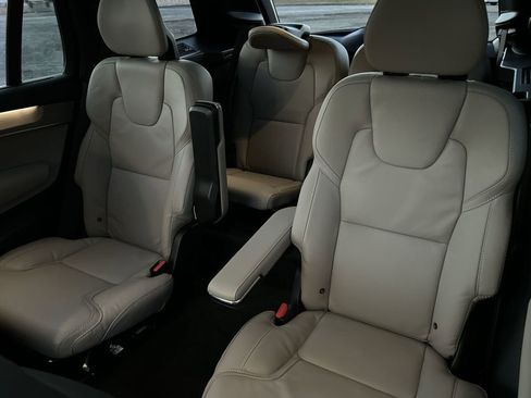 Certified 2025 Volvo XC90 T8 Ultra image 23