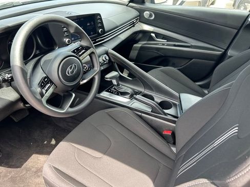 Certified 2022 Hyundai Elantra SEL w/ Preferred Accessory Package FWD image 13