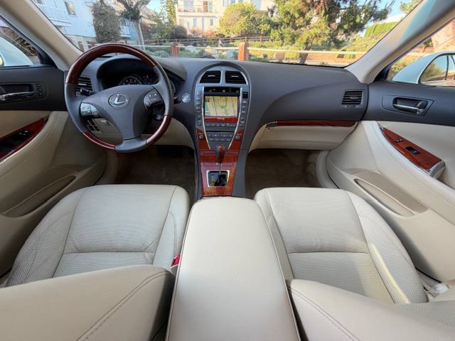 Used 2010 Lexus ES 350 w/ Preferred Accessory Package FWD image 3