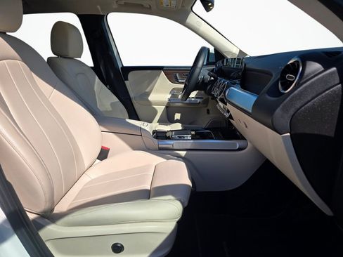 Used 2020 Mercedes-Benz GLB 250 4MATIC image 27