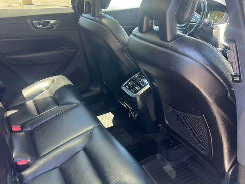 Used 2018 Volvo XC60 T5 Inscription w/ Convenience Package AWD/4WD image 14