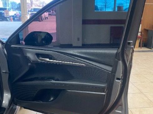 Used 2025 Toyota Camry SE image 13