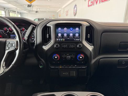 Certified 2021 Chevrolet Silverado 1500 LT AWD/4WD image 19