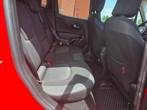 Used 2020 Jeep Renegade Trailhawk w/ Cold Weather Group AWD/4WD image 44