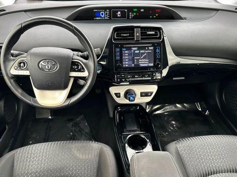 Used 2017 Toyota Prius Three image 17