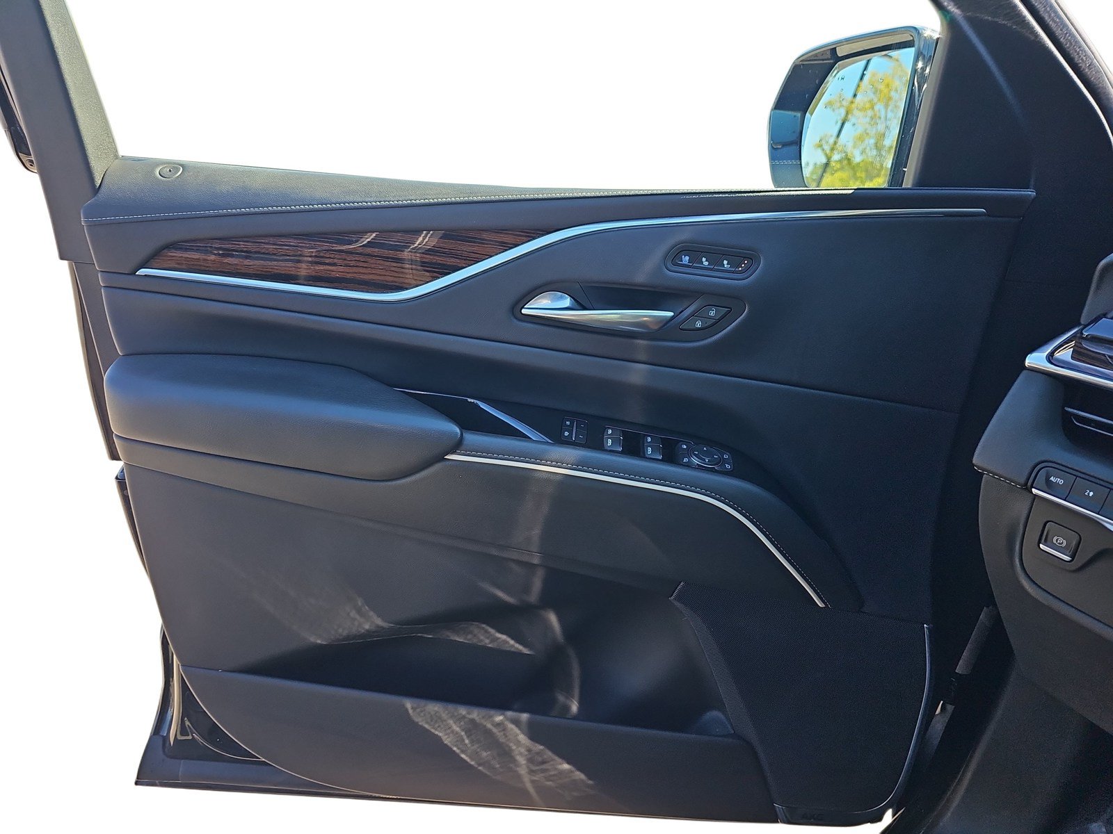 Used 2022 Cadillac Escalade Premium Luxury AWD/4WD image 23