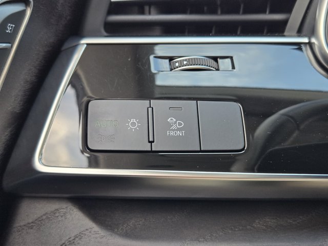 Used 2023 Audi Q8 Premium AWD/4WD image 23