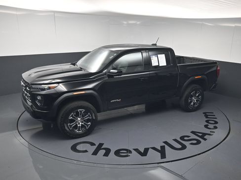 Used 2024 GMC Canyon AT4 w/ AT4 Premium Package AWD/4WD image 30