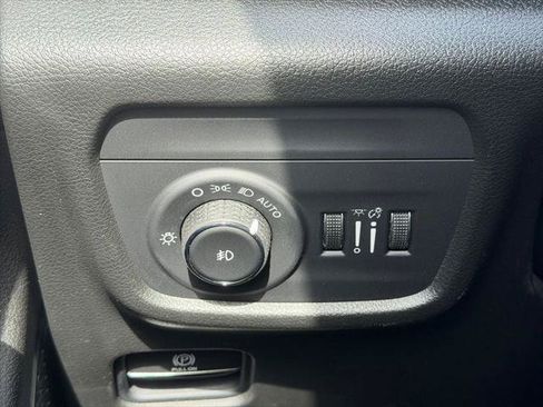 Certified 2021 Jeep Grand Cherokee L Summit w/ Advanced Protech Group IV AWD/4WD image 9