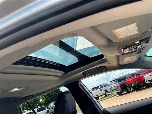 Used 2024 Toyota Corolla Cross XLE w/ Convenience Package image 14