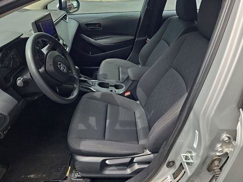 Used 2024 Toyota Corolla LE image 2
