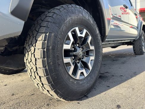 Used 2019 Toyota Tacoma TRD Off-Road image 17