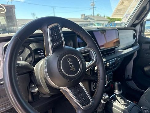 Used 2024 Jeep Wrangler Unlimited Sahara AWD/4WD image 10