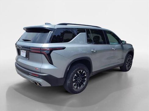 Used 2024 Chevrolet Traverse Z71 AWD/4WD image 5