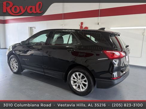 Used 2019 Chevrolet Equinox LS FWD image 2