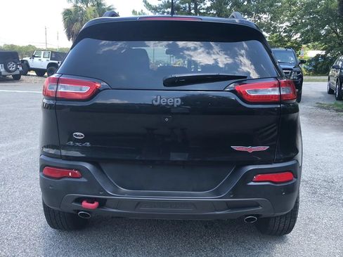 Used 2015 Jeep Cherokee Trailhawk w/ Comfort/Convenience Group AWD/4WD image 6