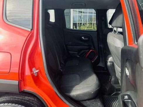 Used 2016 Jeep Renegade Trailhawk image 11
