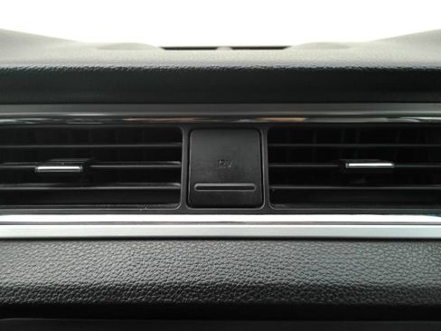 Used 2013 Ford Mustang GT Premium RWD image 30